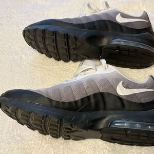 Nike Men's Gray and Black Air Sneakers